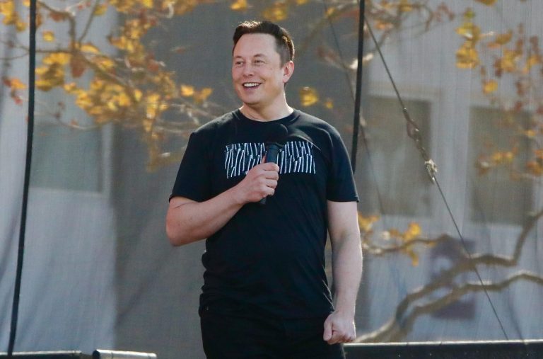 Elon Musk finally commits to Tesla trying “a little advertising”