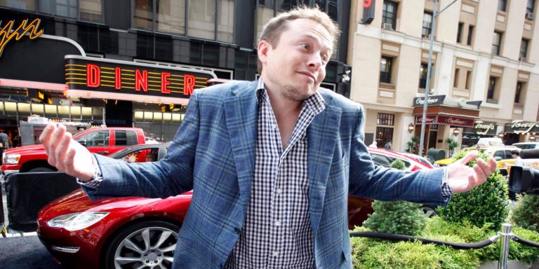 Elon Musk and other Tesla board members agree to return over $735 million in stock and cash | Electrek