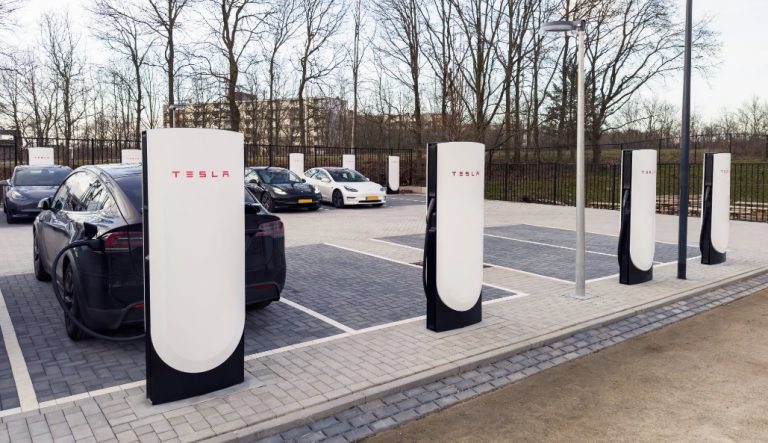 Tesla unveils V4 Supercharger with credit card reader, subsidy measure? | Electrek