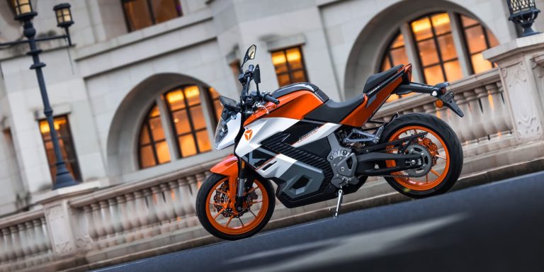 99 MPH Yadea Kemper electric motorcycle offers 10-min charging