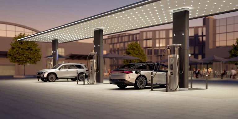 Mercedes taps 'largest convenience store' operator for EV charging