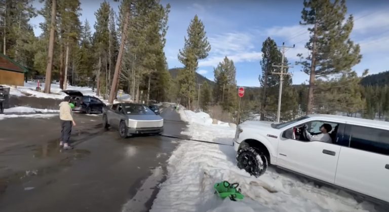 Tesla Cybertruck rescues Ford F-150 that got stuck in snow