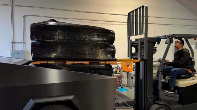 Can The Tesla Cybertruck Handle A 2,500-Pound Load In Its Truck Bed?