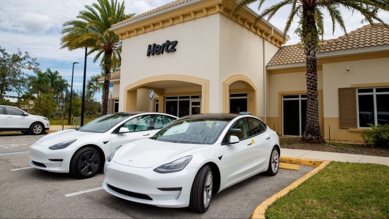 Hertz now selling former Tesla rentals at bargain prices