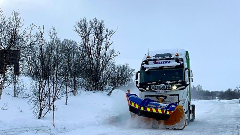 The world's first semi electric truck with 1,000 kWh capacity is plowing snow in Norway like a boss
