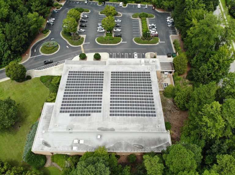 Federal Solar Tax Credits for US Businesses in 2024 | 8MSolar